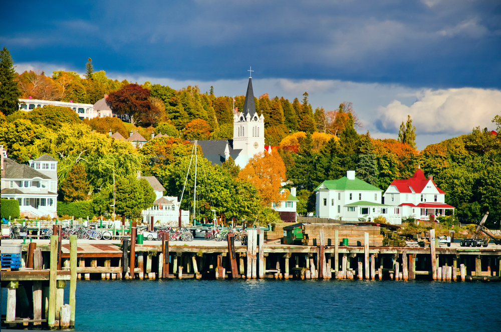 Lake house along Lake Huron in autumn season at Mackinac Island, Michigan. One of the romantic getaways in Midwest. 