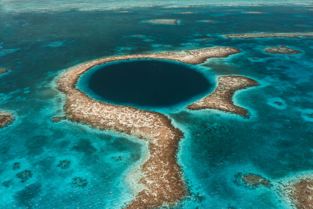 darl blue water spot in ocean
