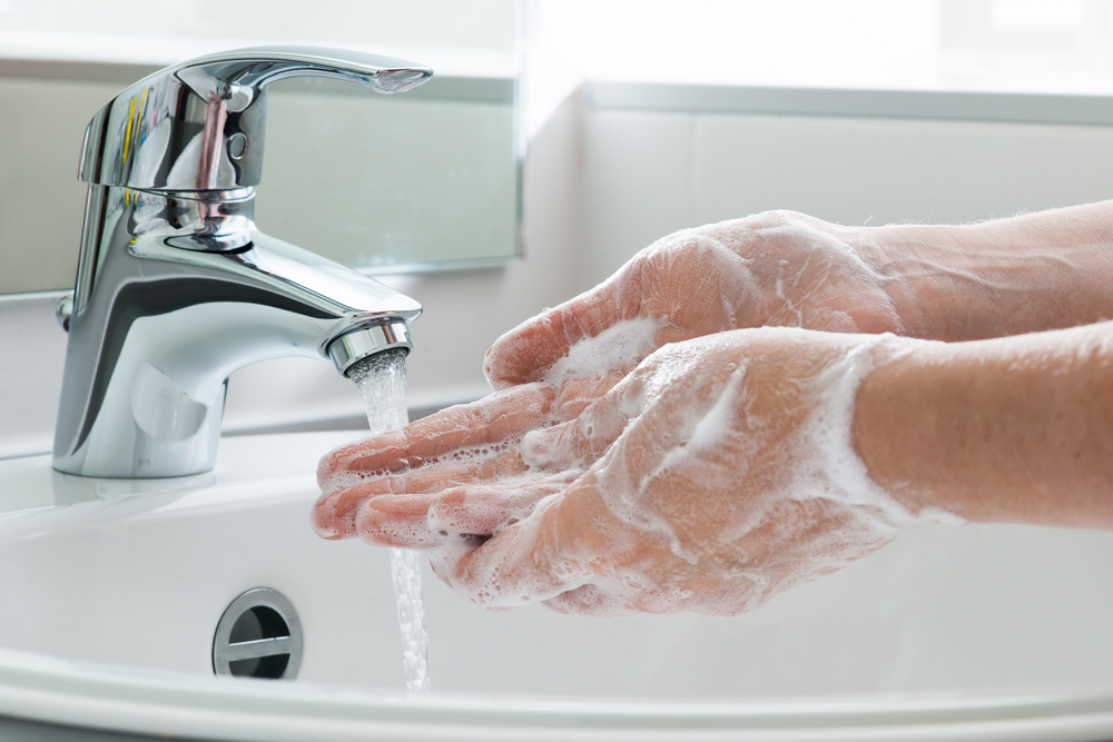 how not to get sick on a plane handwashing