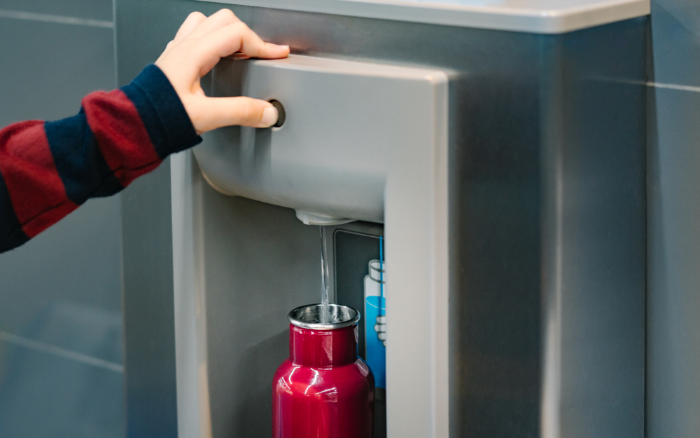 how not to get sick on a plane refilling water bottle