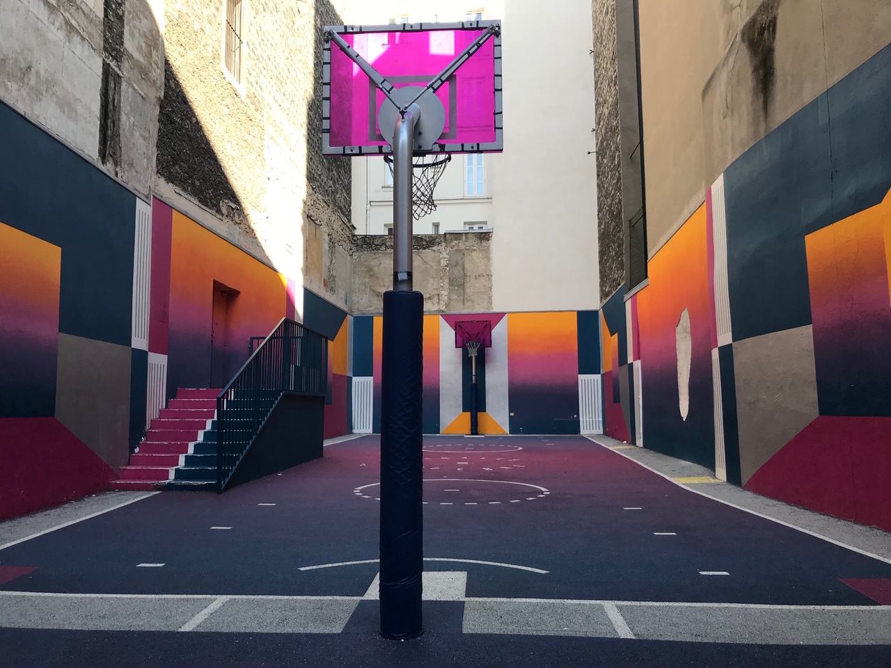 Unusual things to do in Paris 2 Pigalle basketball court