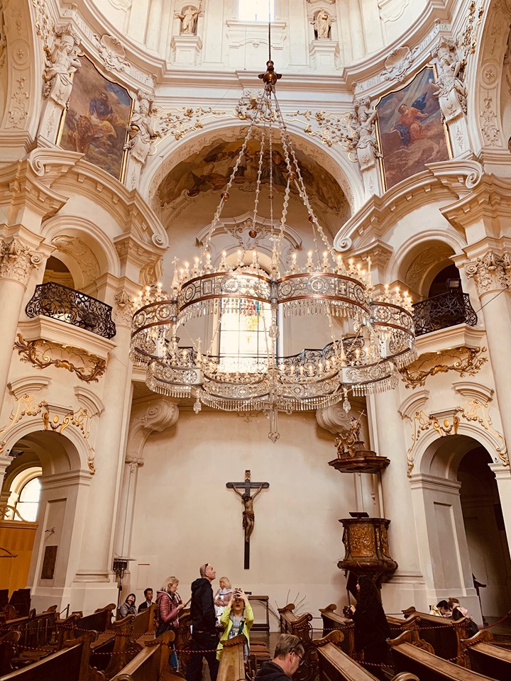 2 dagar i Prag St Nicholas kyrka