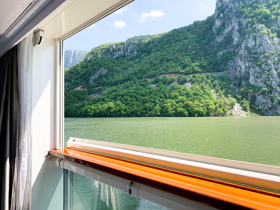 Crystal River Cruises open window