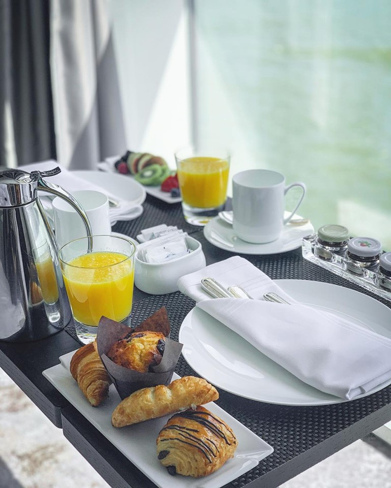 Crystal River Cruises room service