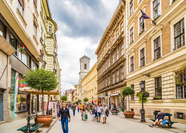 The Ultimate One Day In Budapest Itinerary - Linda On The Run