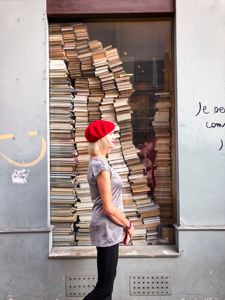 Bookstore at Galeries Vivienne makes for a perfect instagram picture