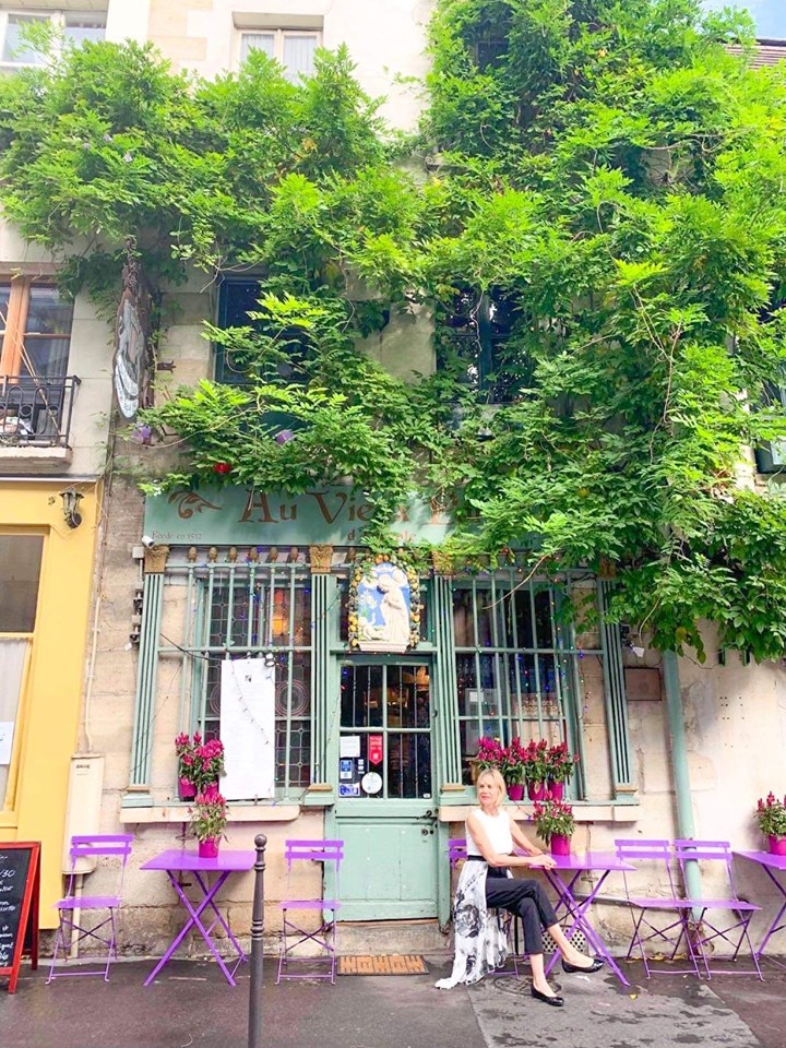 Paris cafes are the most instagrammable places in paris