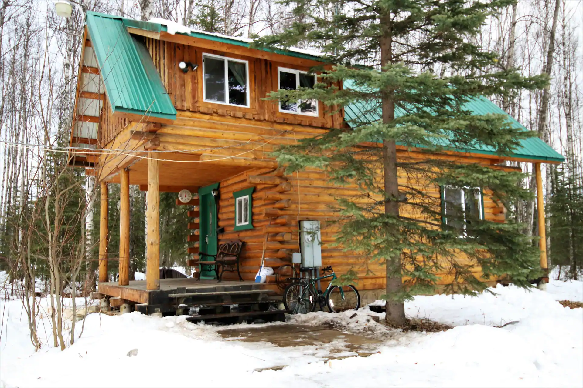 One of the best Alaska Airbnbs located in Wasilla is only one hour north of Anchorage