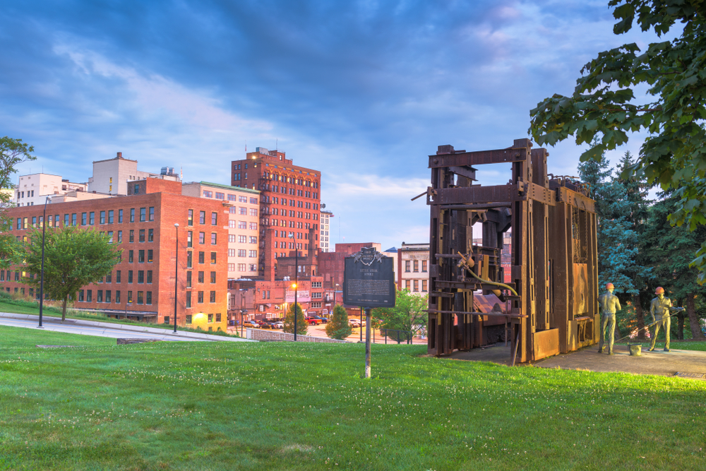 the strike of '37 monument in Youngstown is very moving
things to do in Youngstown Ohio