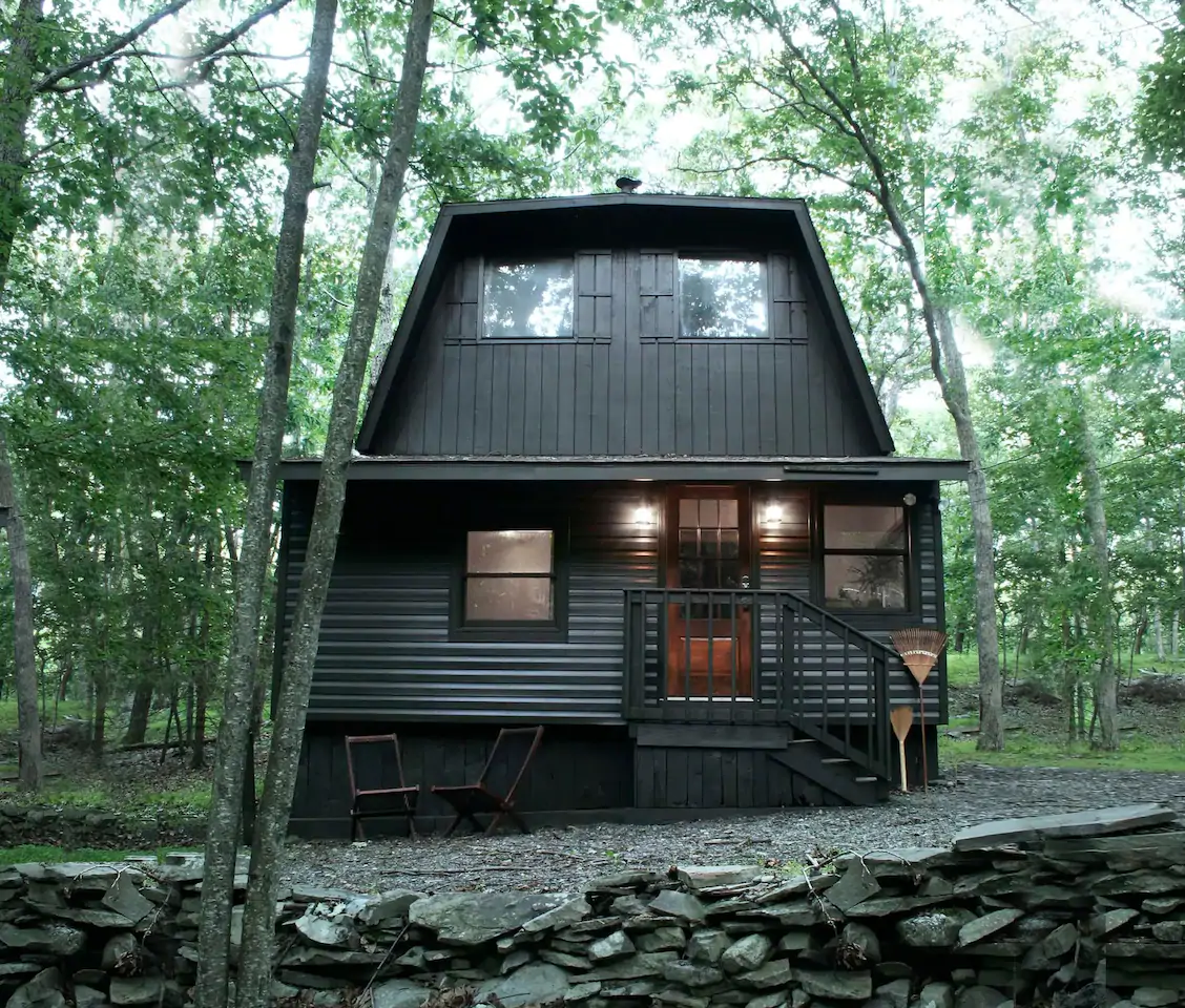Beautiful timbered cabin in the Poconos Mountains