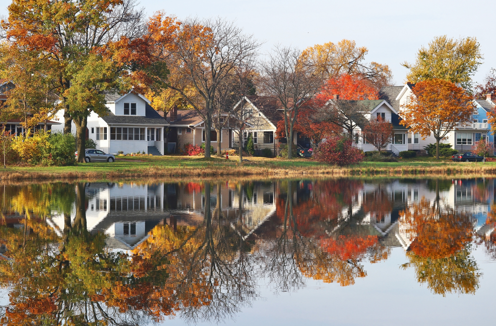 beautiful Wisconsin town awash in autumnal colors