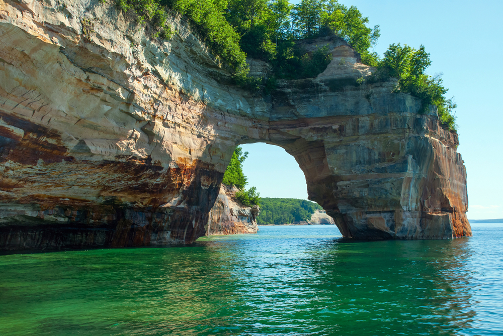 rock arch in lake Midwest weekend getaways