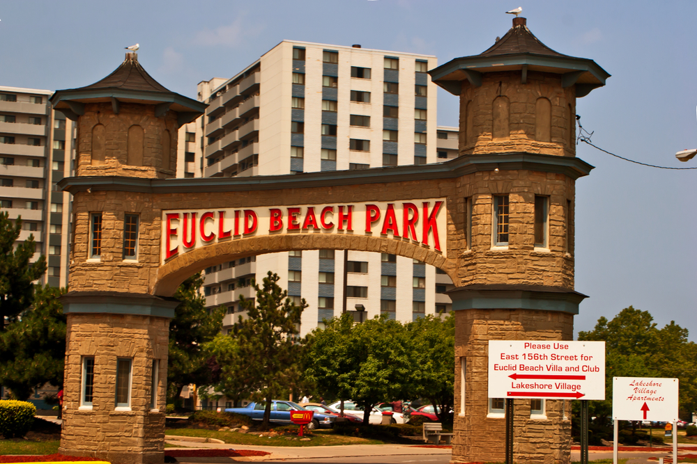 Stone arch announcing entrance into Euclid Beach Park one of the most family-friendly  beaches in Ohio.