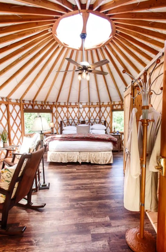 The inside of a luxurious yurt in Logan Ohio