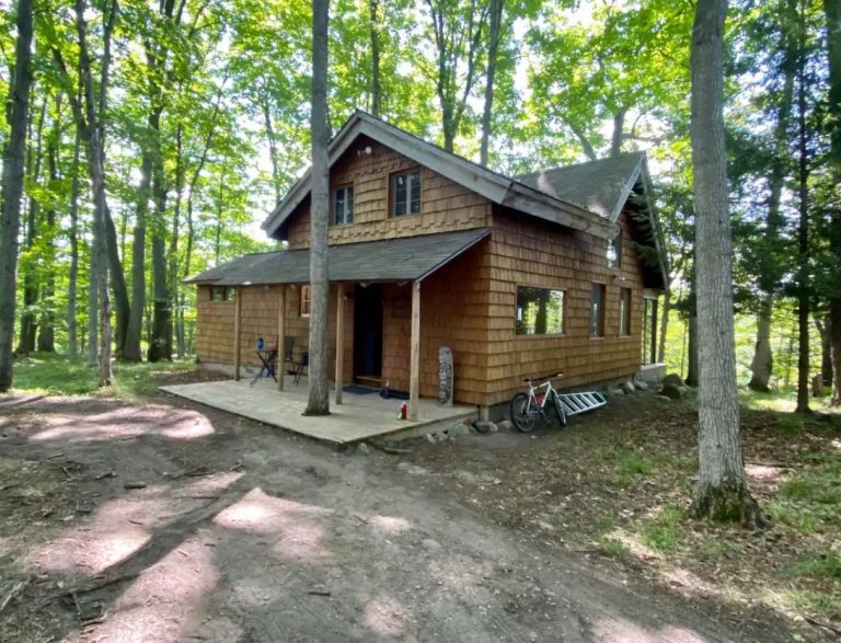 15 Cozy Cabins In Michigan - Linda On The Run