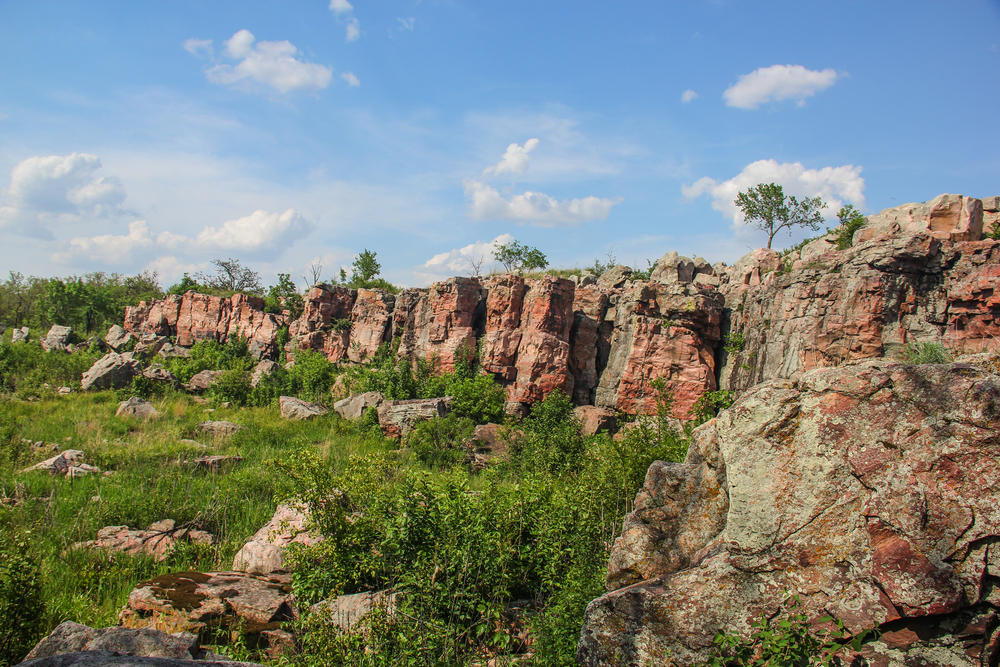 The pink Sioux Quartzite ridgeline in Pipestone Minnesota