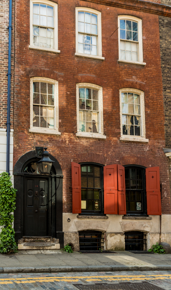 View of Dennis Severs House from the putside in Shoreditch. It's a London townhouse. 