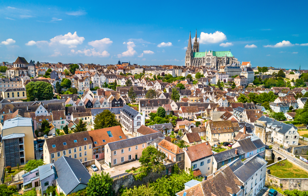 Aerial view of Chartres with the cathedral in the distance.