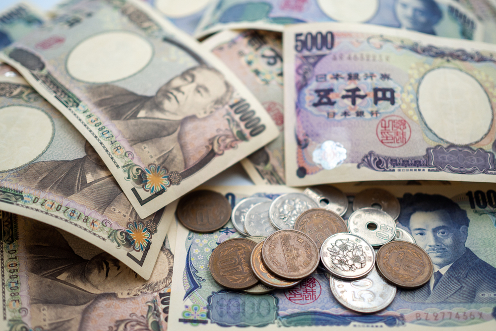 A closeup of Japanese yen