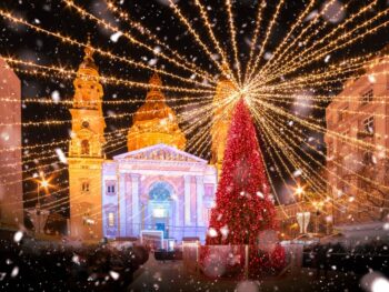 christmas market with giant christmas tree christmas vacation ideas