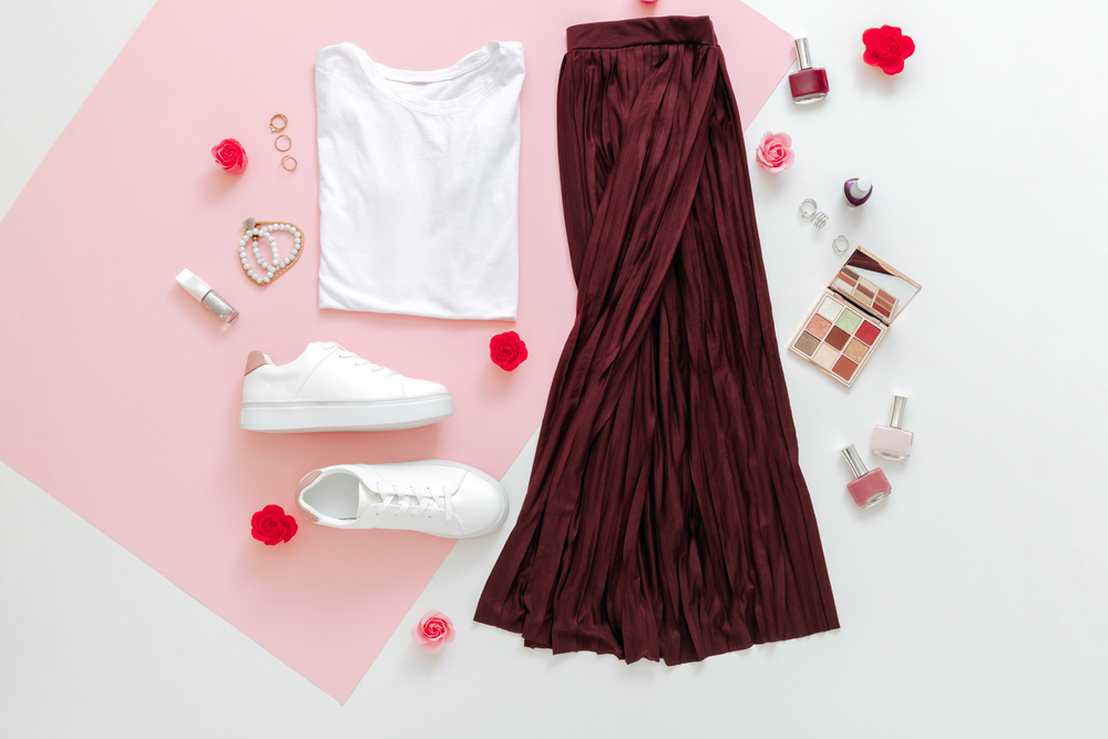 Flat lay of a skirt and t-shirt perfect for a London outfit 