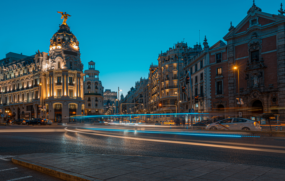 lighttrails and traffic on crossing roads