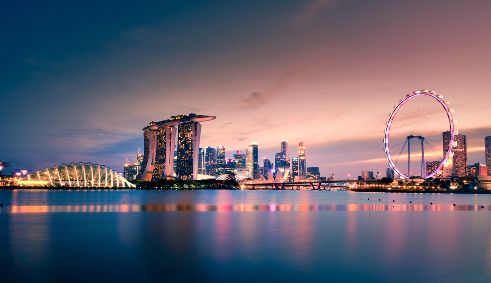 Singapore Skyline and view of skyscrapers on Marina Bay at twilight time. This article is about things to do in Singapore.